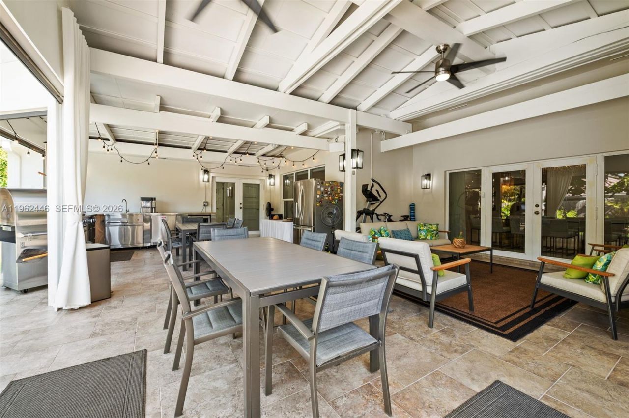 16140 Aberdeen Way, Miami Lakes, FL 33014 Photo