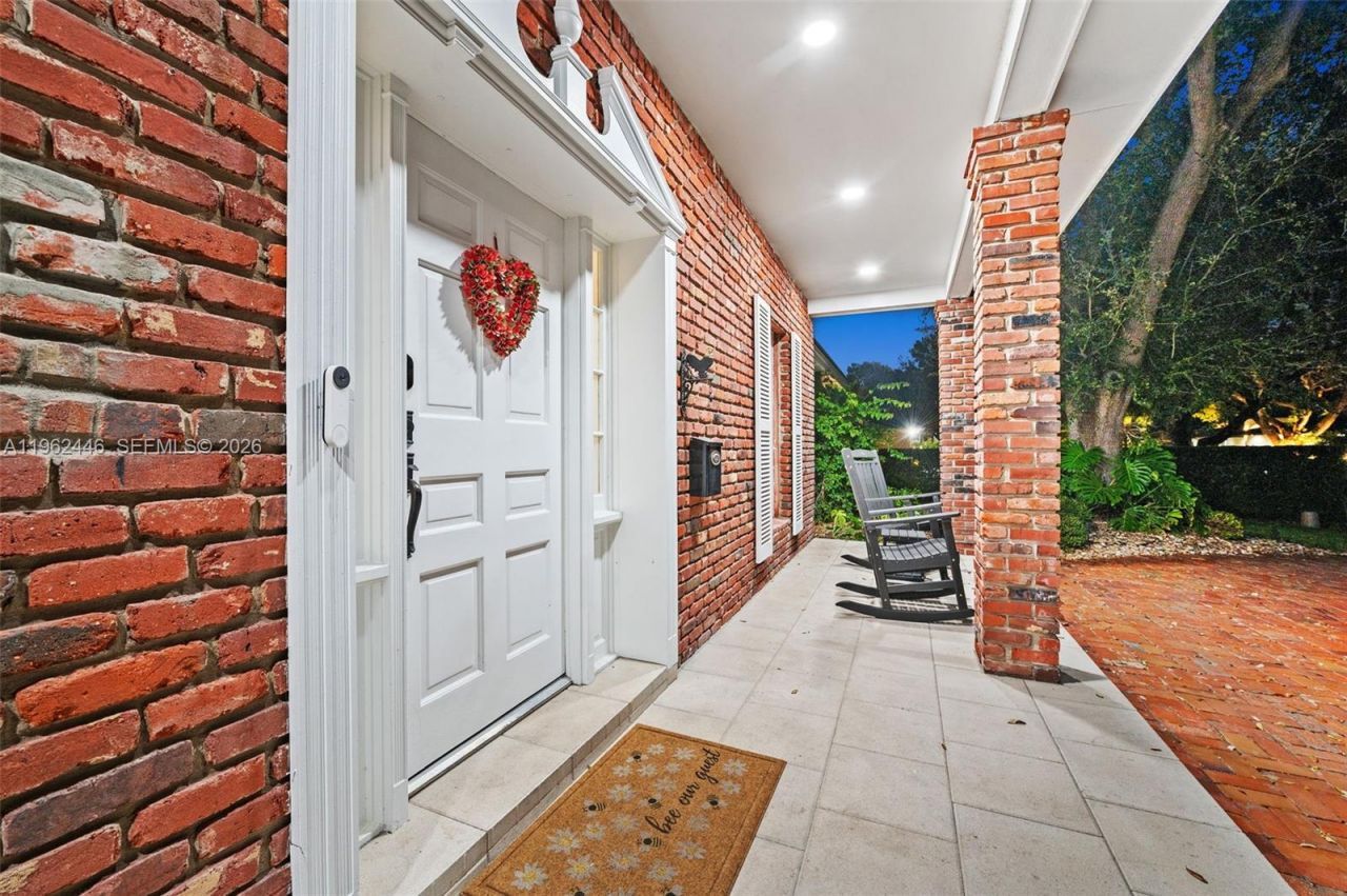 16140 Aberdeen Way, Miami Lakes, FL 33014 Photo