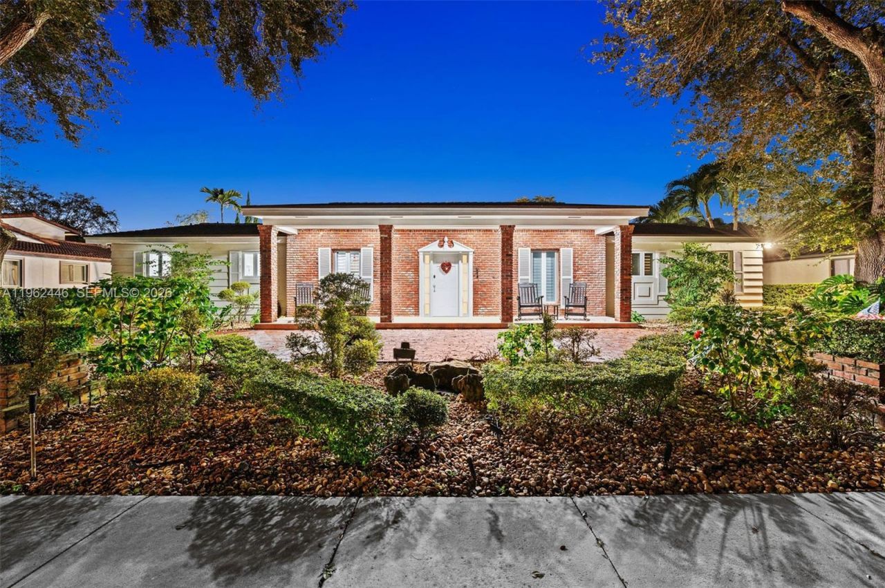 16140 Aberdeen Way, Miami Lakes, FL 33014 Photo