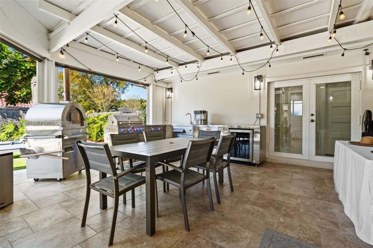 16140 Aberdeen Way, Miami Lakes, FL 33014 Photo