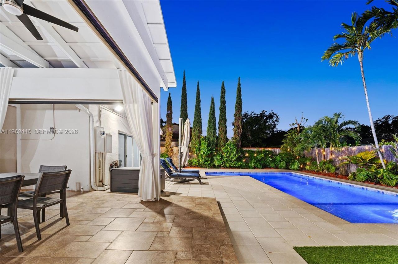 16140 Aberdeen Way, Miami Lakes, FL 33014 Photo