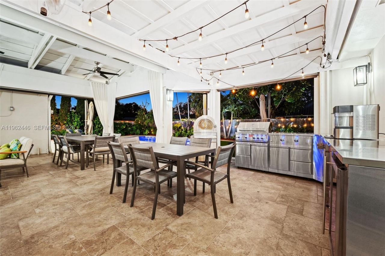 16140 Aberdeen Way, Miami Lakes, FL 33014 Photo