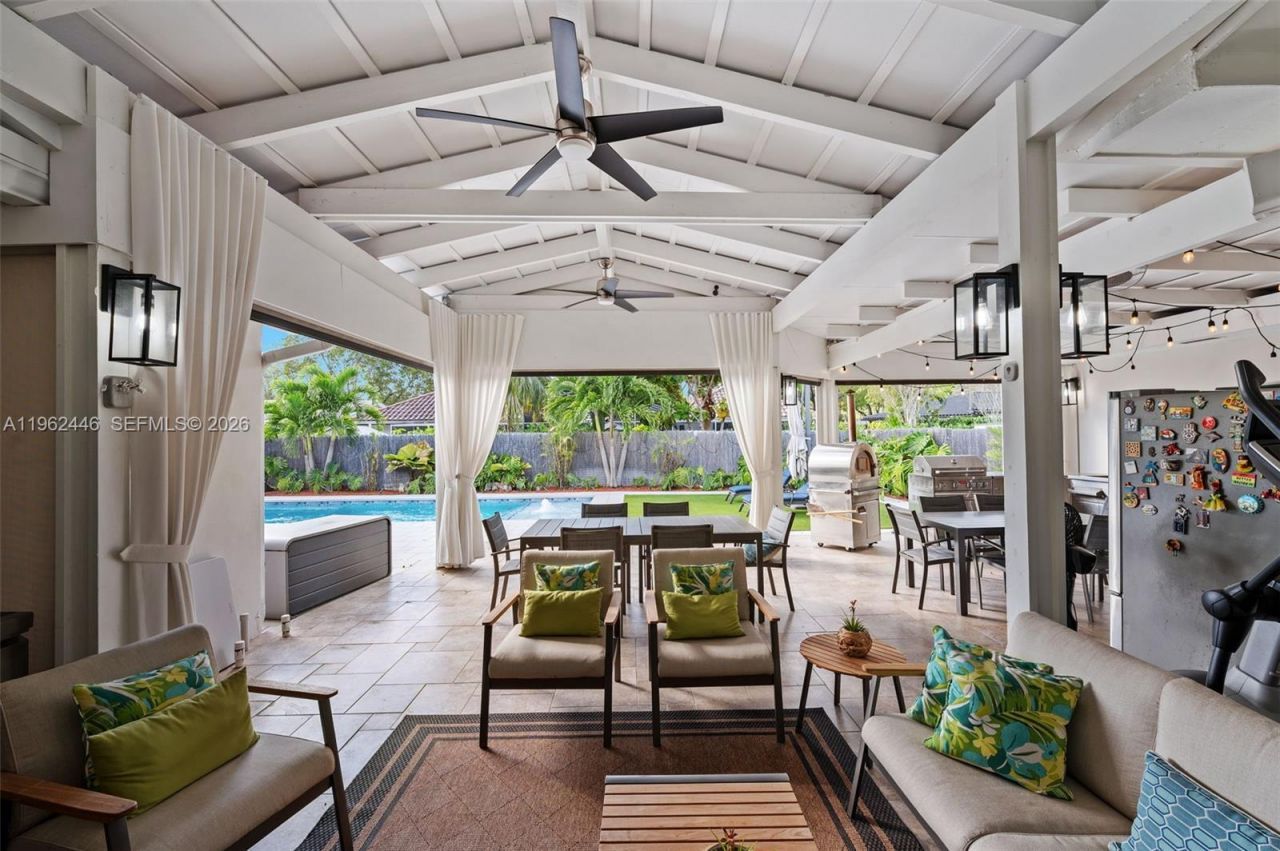 16140 Aberdeen Way, Miami Lakes, FL 33014 Photo