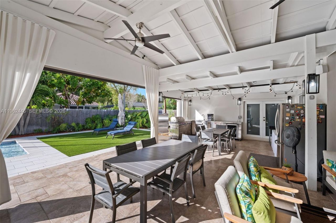 16140 Aberdeen Way, Miami Lakes, FL 33014 Photo