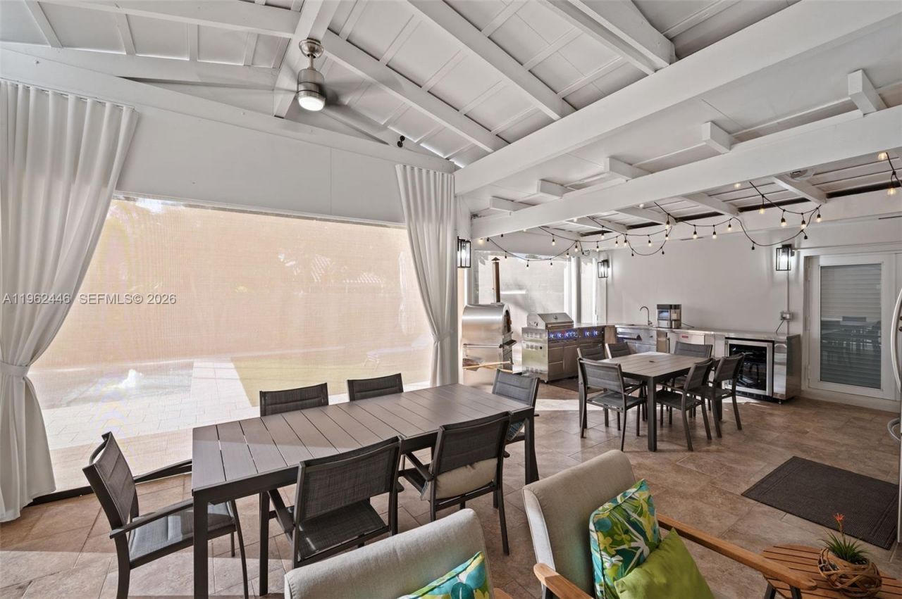 16140 Aberdeen Way, Miami Lakes, FL 33014 Photo