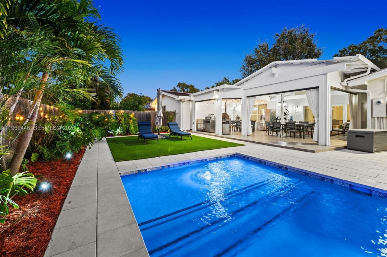 16140 Aberdeen Way, Miami Lakes, FL 33014 Photo