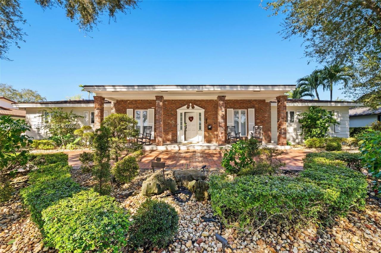 16140 Aberdeen Way, Miami Lakes, FL 33014 Photo