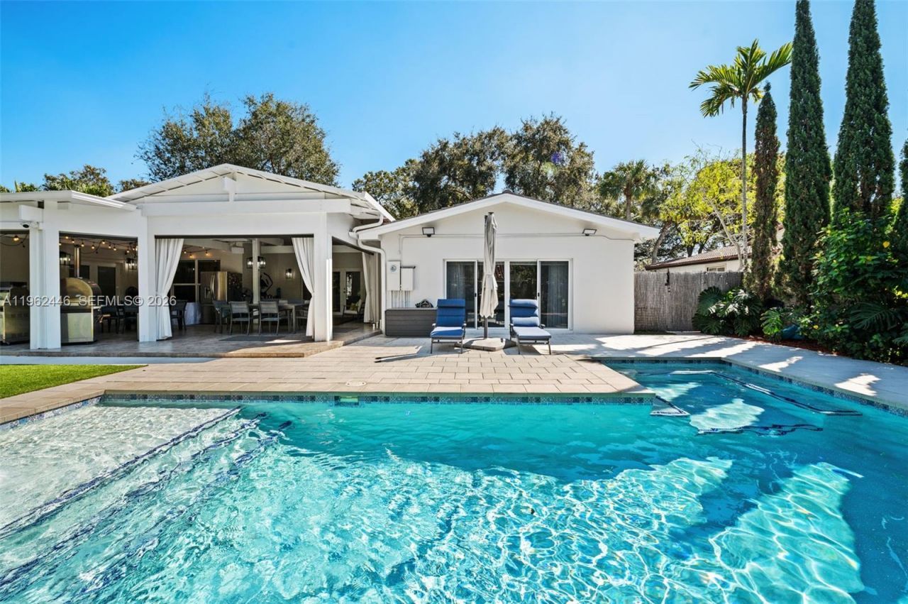 16140 Aberdeen Way, Miami Lakes, FL 33014 Photo