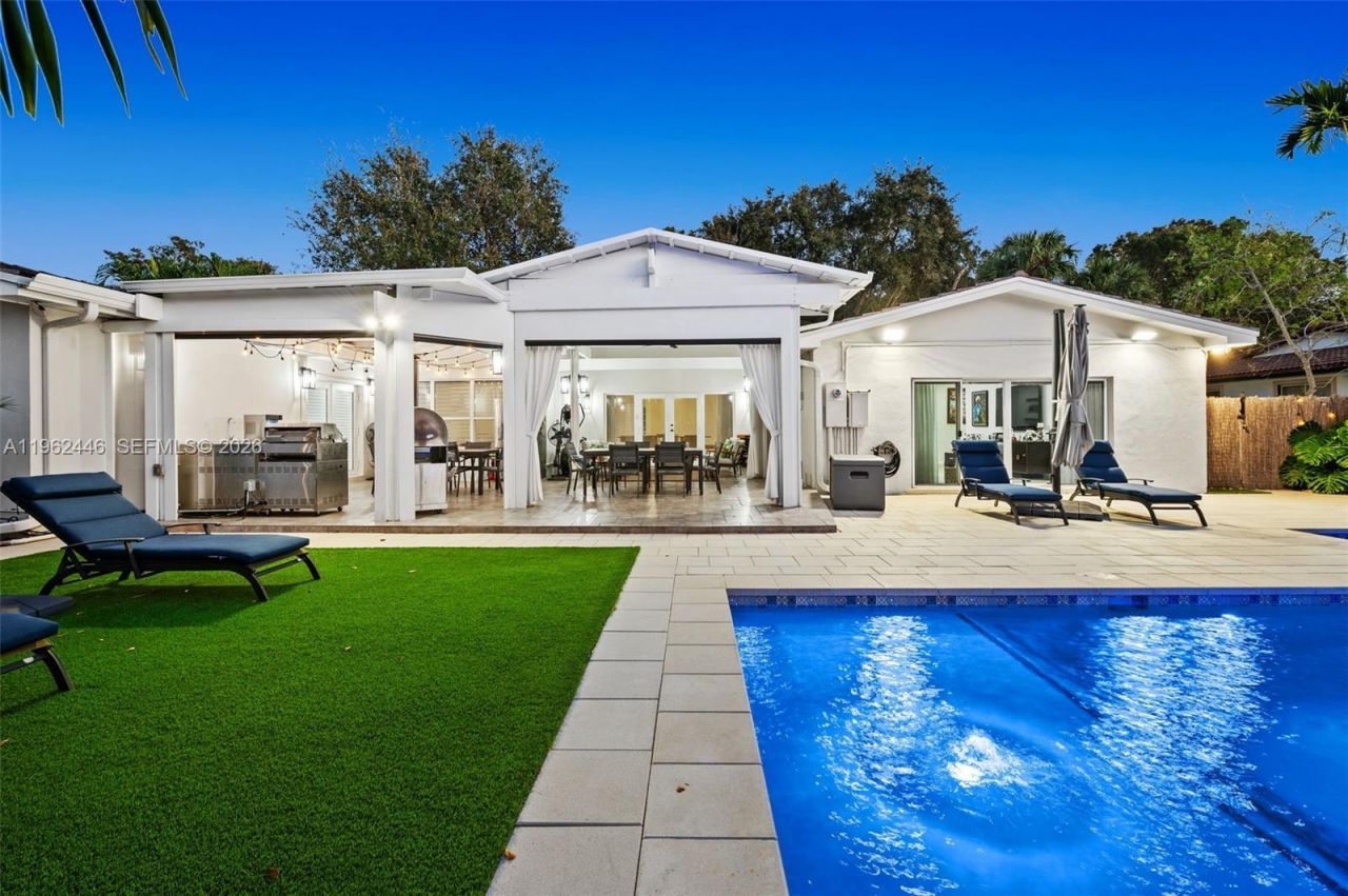 16140 Aberdeen Way, Miami Lakes, FL 33014 Photo