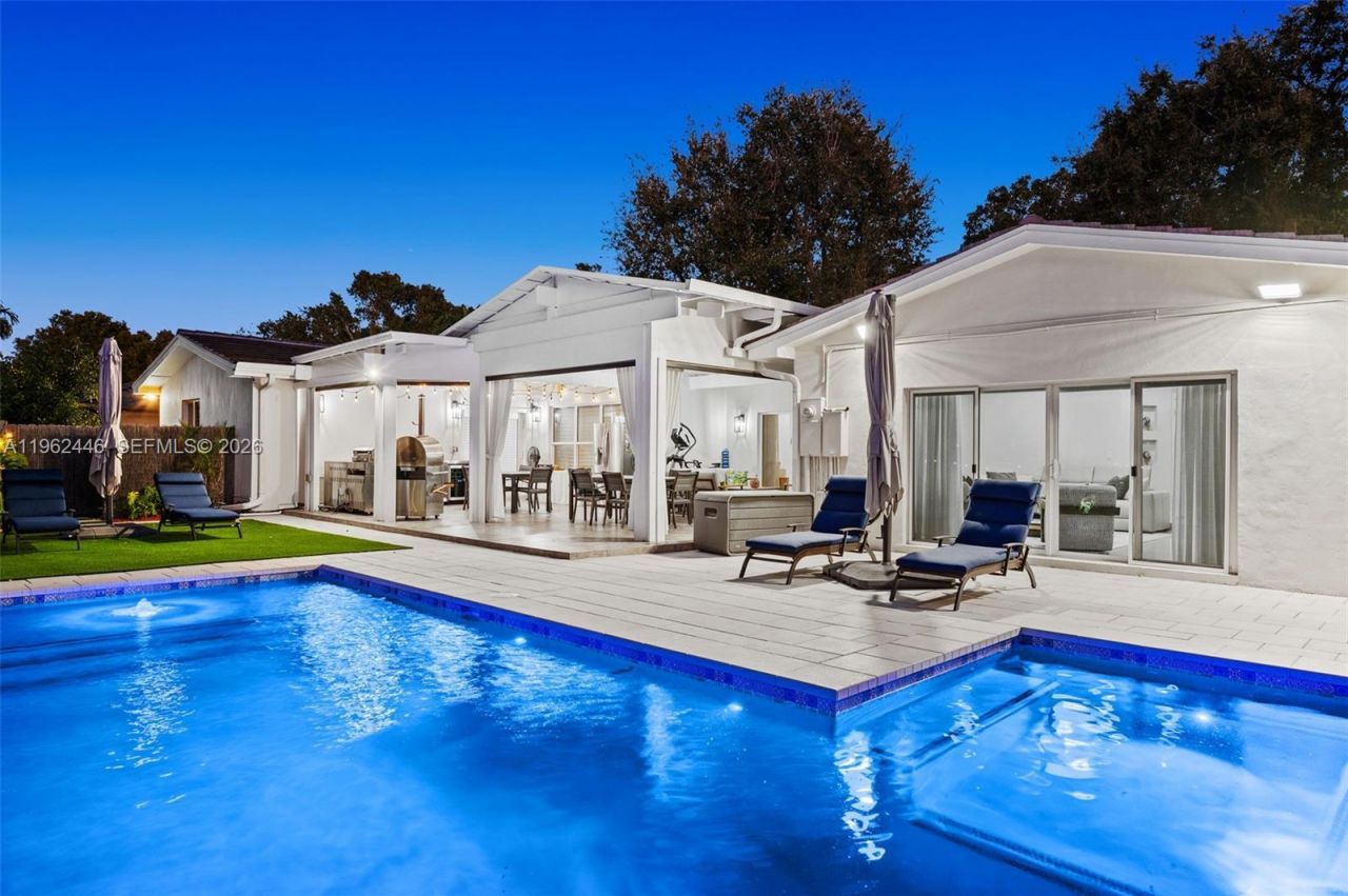 16140 Aberdeen Way, Miami Lakes, FL 33014 Photo