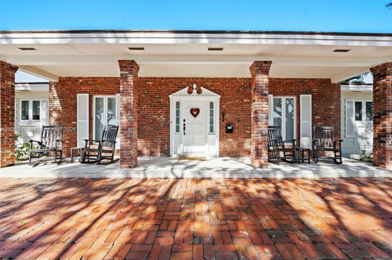 16140 Aberdeen Way, Miami Lakes, FL 33014 Photo