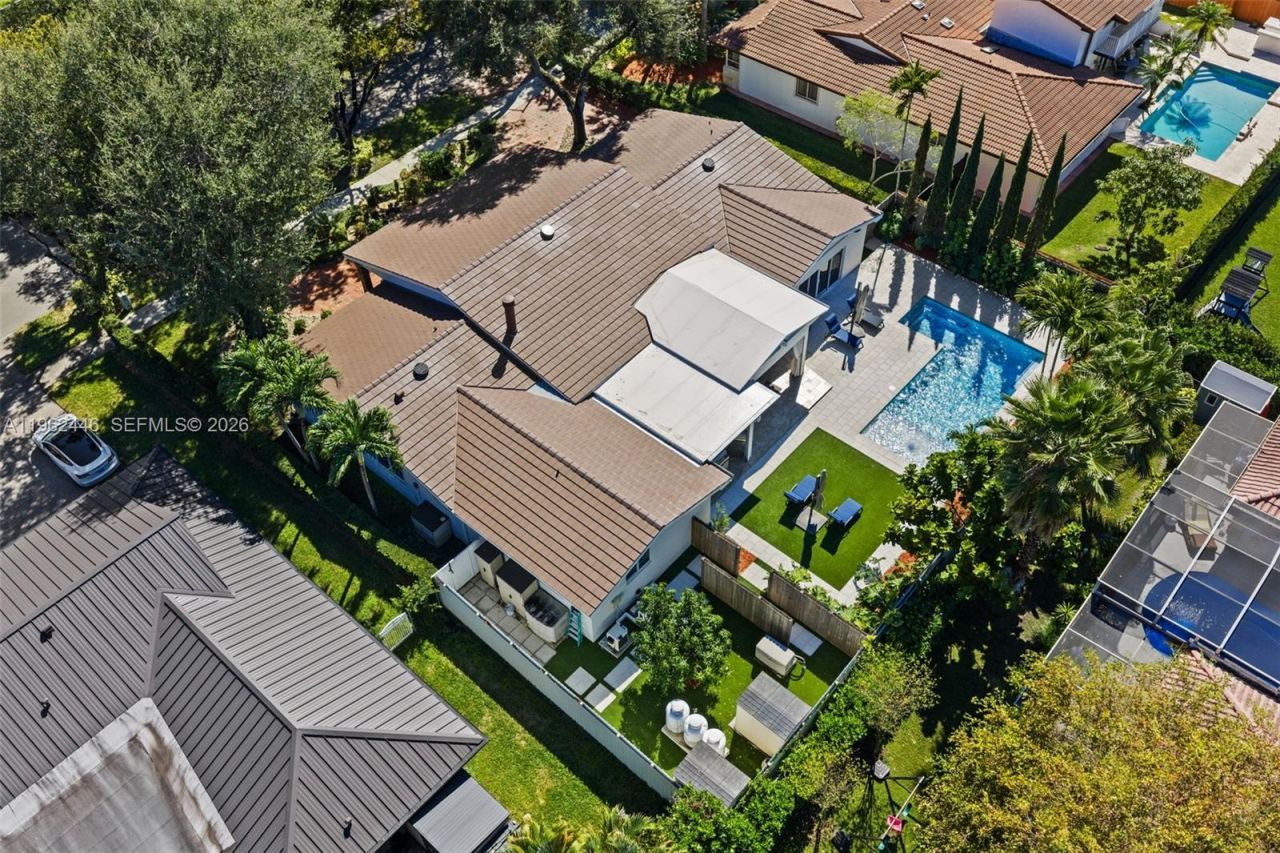 16140 Aberdeen Way, Miami Lakes, FL 33014 Photo