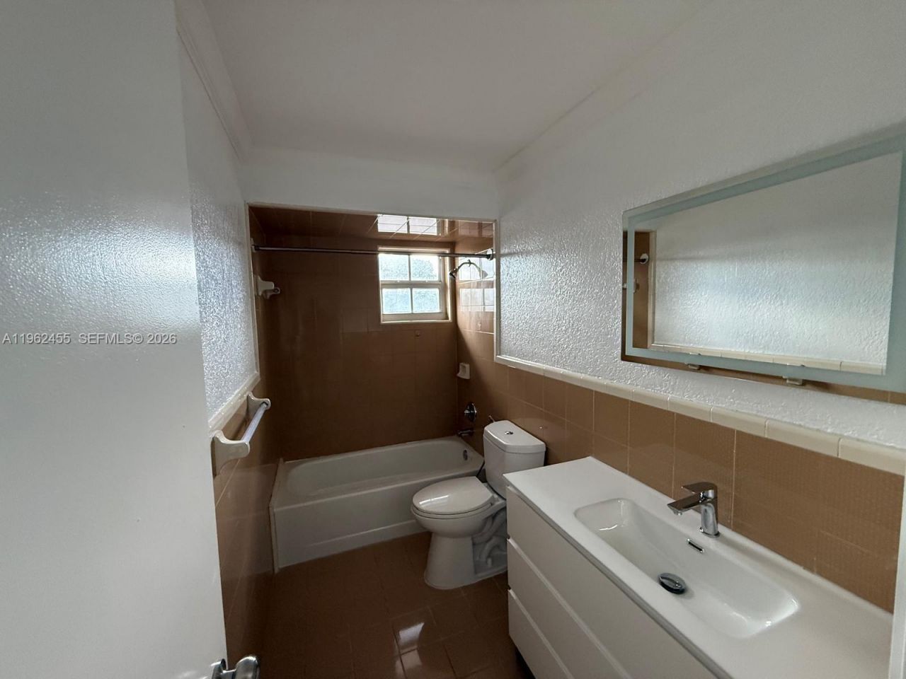 948 E 47th St, Unit 2nd Floor, Hialeah, FL 33013 Photo