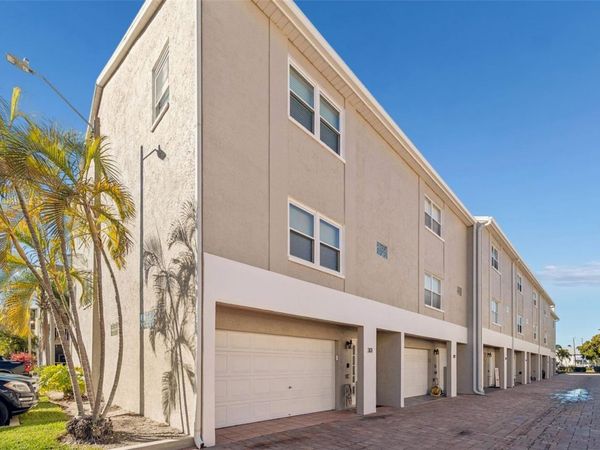 1117 PINELLAS BAYWAY S, Unit 301, ST PETERSBURG, FL 33715