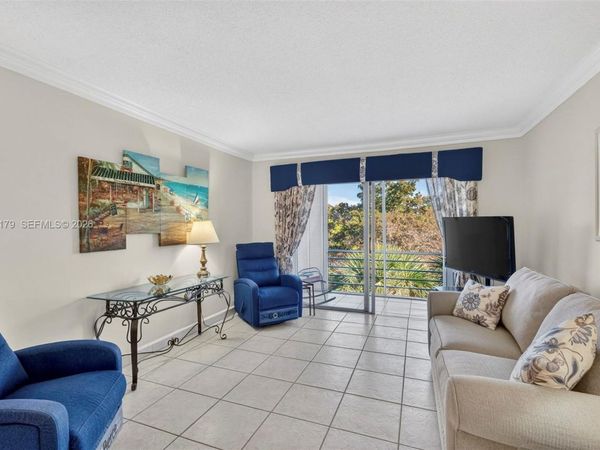 2900 NW 47th Ter, Unit 405B, Lauderdale Lakes, FL 33313