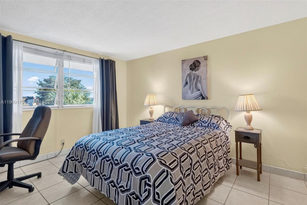 2900 NW 47th Ter, Unit 405B, Lauderdale Lakes, FL 33313 Photo