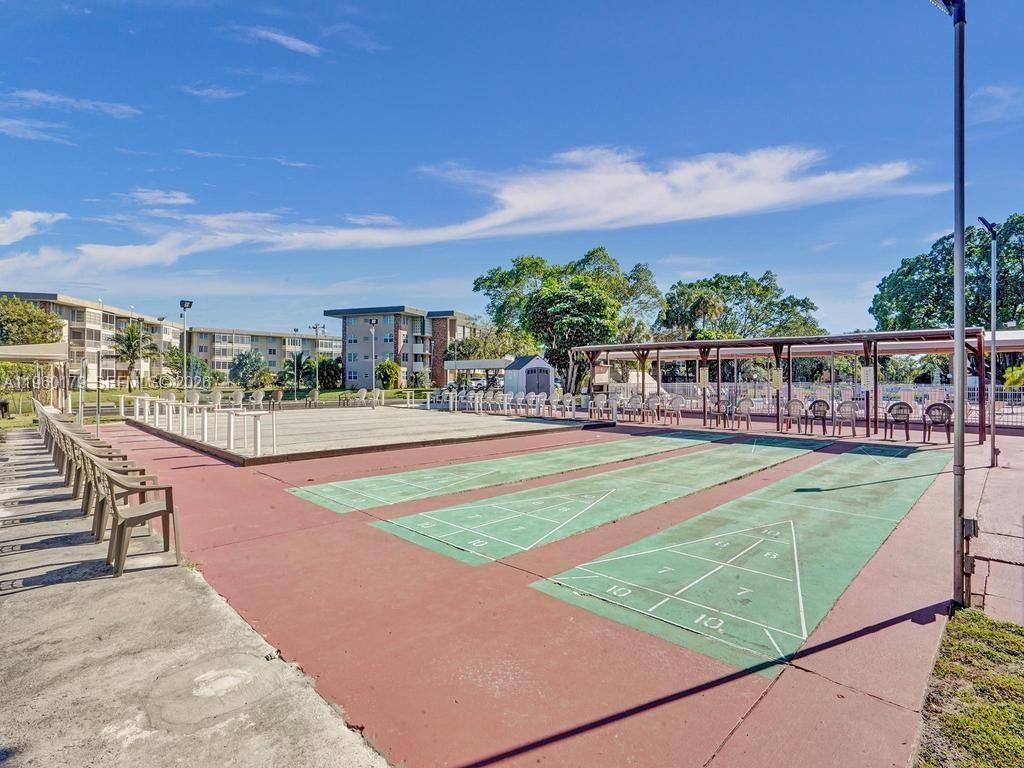 2900 NW 47th Ter, Unit 405B, Lauderdale Lakes, FL 33313 Photo