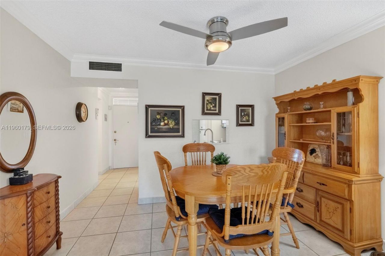 2900 NW 47th Ter, Unit 405B, Lauderdale Lakes, FL 33313 Photo