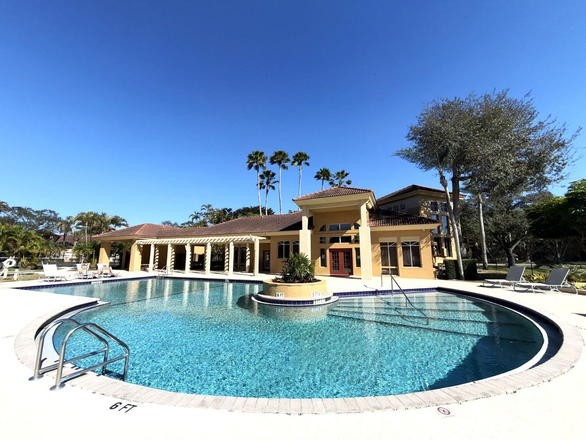 4839 Via Palm Lakes, Unit 1106, West Palm Beach, FL 33417 Photo