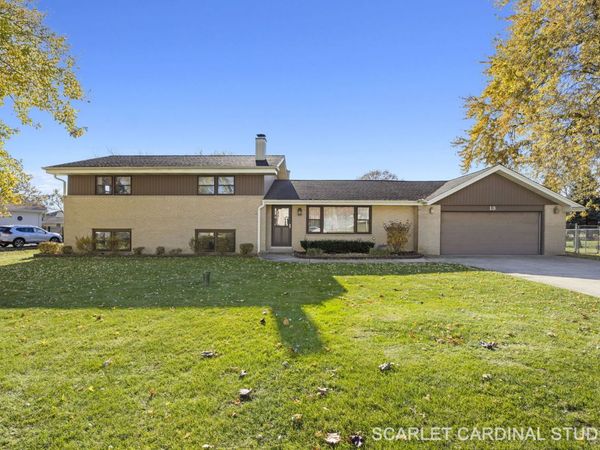 13 W Monterey Avenue, Schaumburg, IL 60193