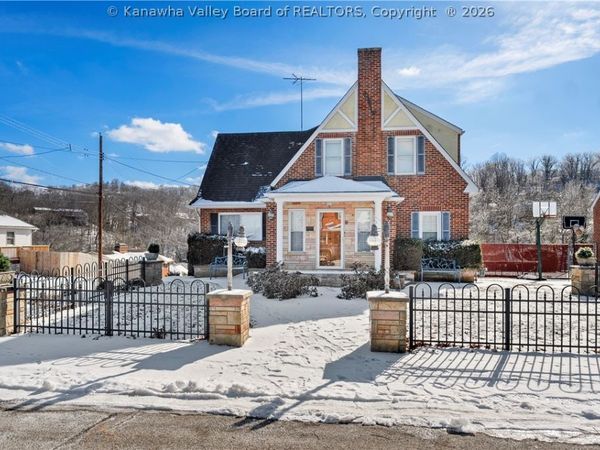 518 Highland Avenue, South Charleston, WV 25303