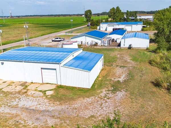 2249 County Street 2810 , Chickasha, OK 73018