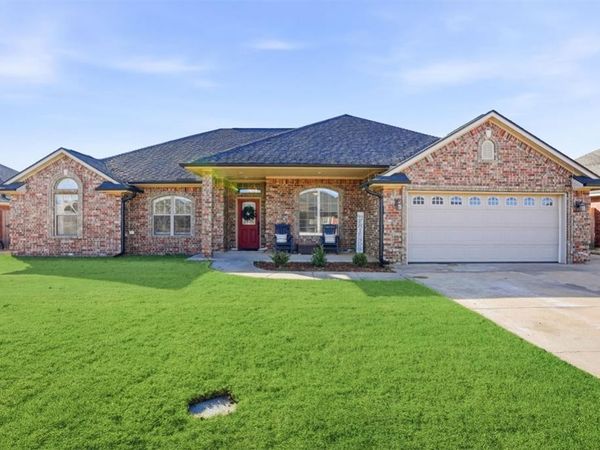 1104 Stephanie Lane, Altus, OK 73521