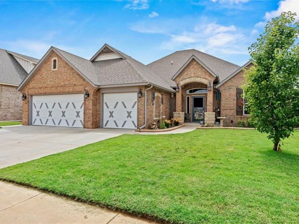 4813 Hidalgo Avenue, Mustang, OK 73064