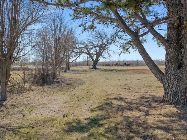 25820 E County Road 1500 , Maysville, OK 73057