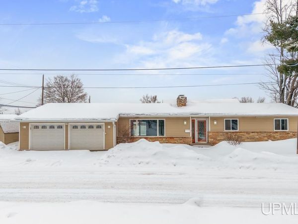 201 Cleveland Avenue, Kingsford, MI 49802