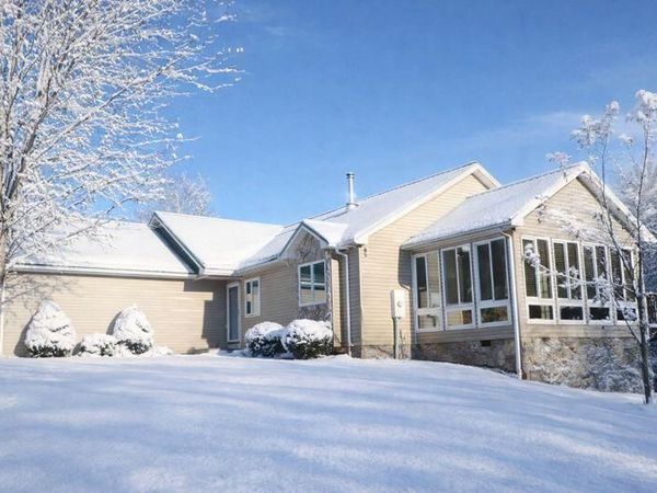 1768 Alean RD, Wirtz, VA 24184