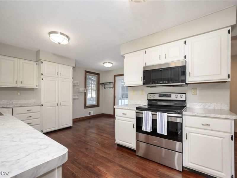 349 E Mennonite Road, Aurora, OH 44202 Photo 8