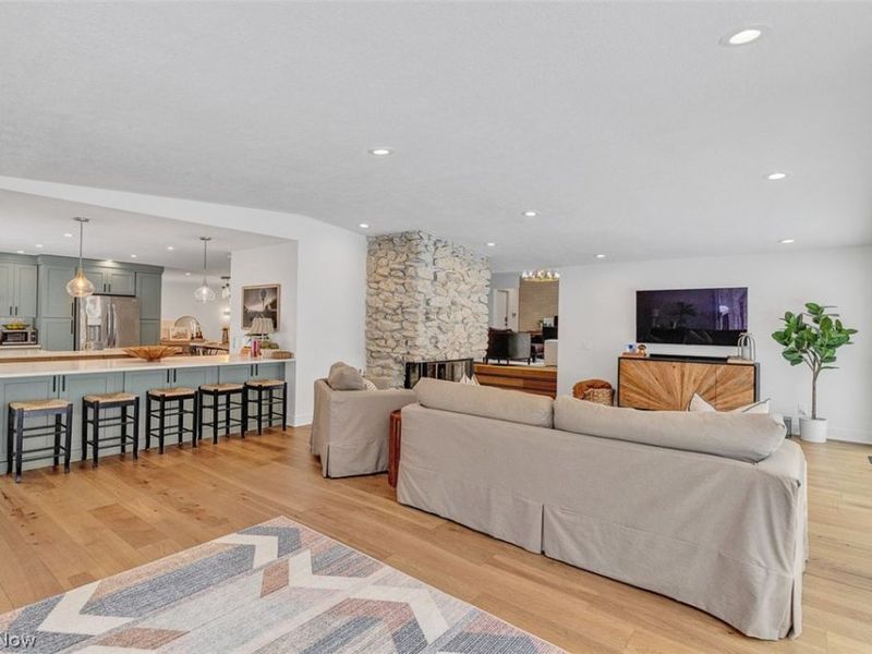 12306 The Bluffs, Strongsville, OH 44136 Photo 12