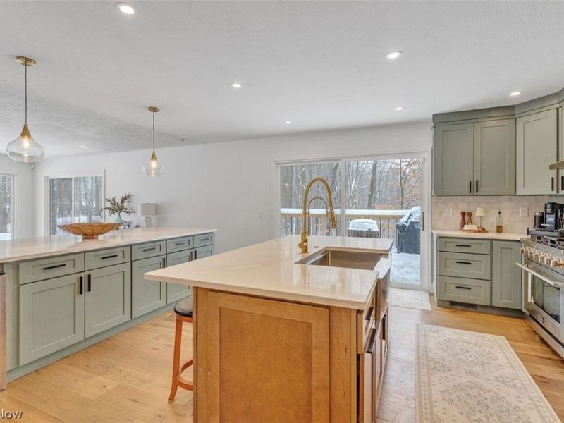 12306 The Bluffs, Strongsville, OH 44136 Photo 9