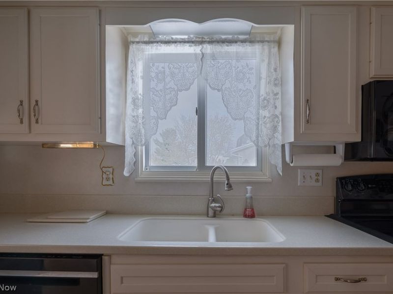 3237 Valley Forge Drive, Brunswick, OH 44212 Photo 10