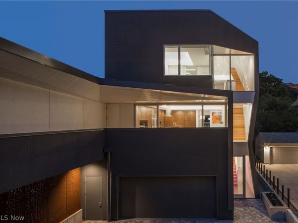 2067 Random Road, Cleveland, OH 44106