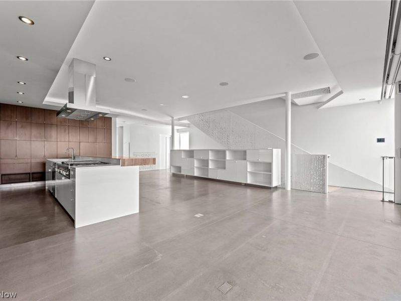 2067 Random Road, Cleveland, OH 44106 Photo 11