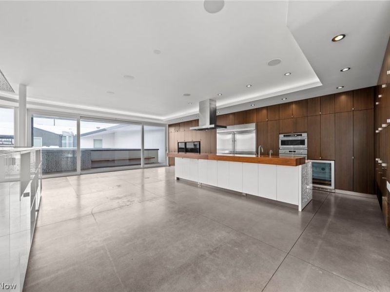 2067 Random Road, Cleveland, OH 44106 Photo 12