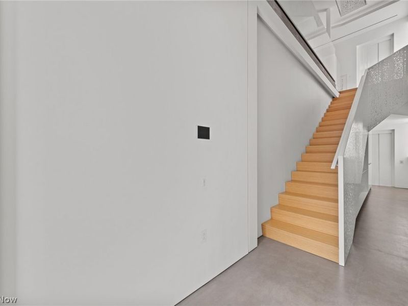 2067 Random Road, Cleveland, OH 44106 Photo 17