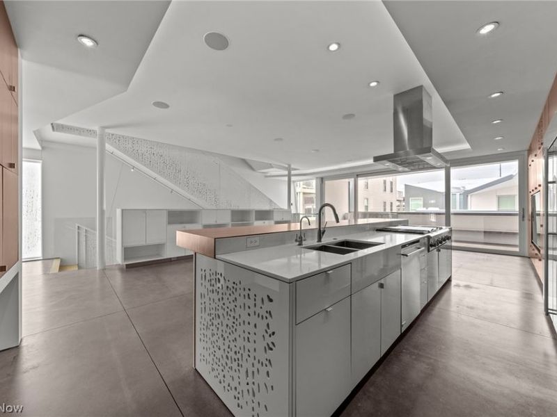 2067 Random Road, Cleveland, OH 44106 Photo 6