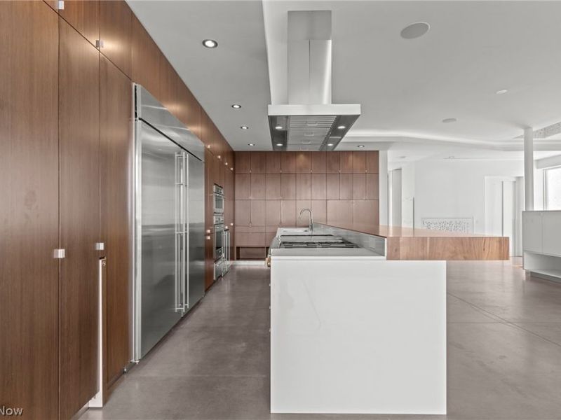 2067 Random Road, Cleveland, OH 44106 Photo 8