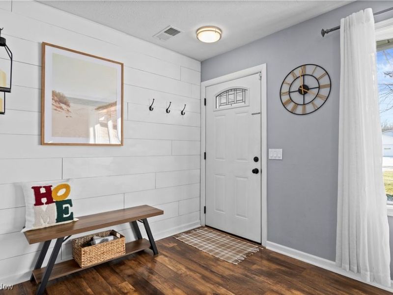 5611 Independence Drive, Lorain, OH 44053 Photo 2