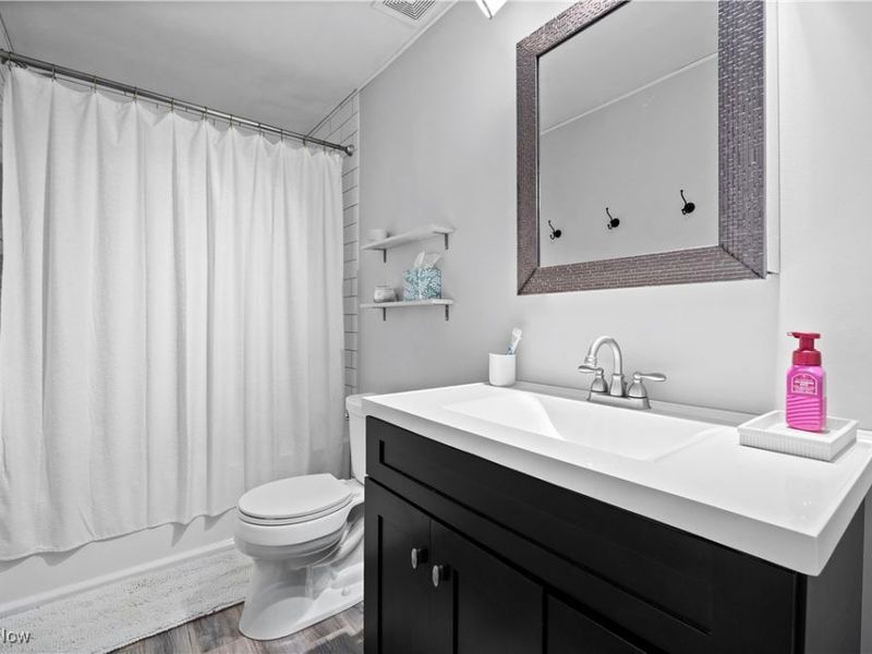 5611 Independence Drive, Lorain, OH 44053 Photo 22