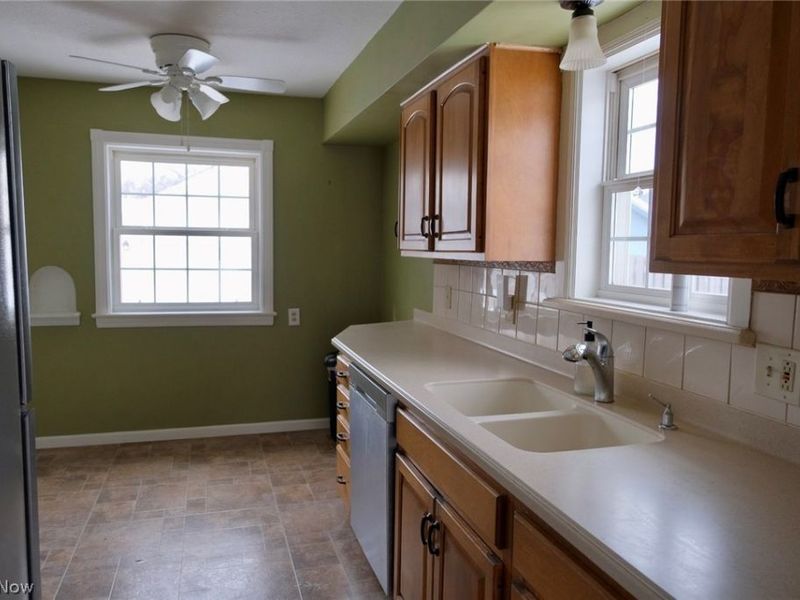 7042 Parma Park Boulevard, Parma Heights, OH 44130 Photo 3