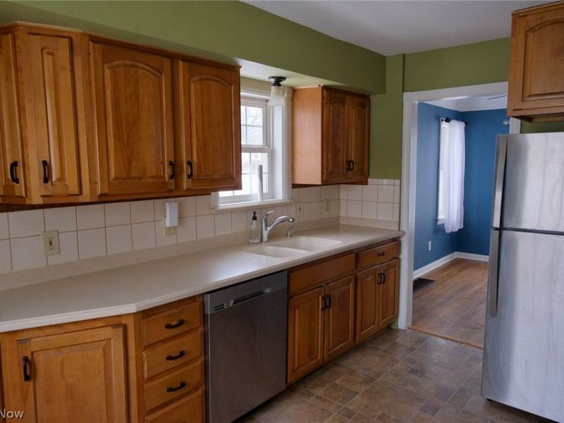 7042 Parma Park Boulevard, Parma Heights, OH 44130 Photo 4