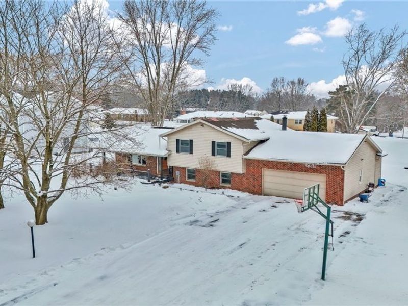 477 Deborah Drive, New Franklin, OH 44319 Photo 1