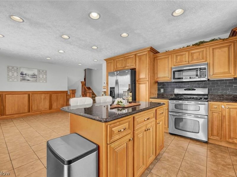 477 Deborah Drive, New Franklin, OH 44319 Photo 14