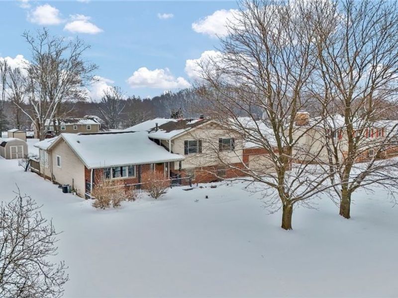 477 Deborah Drive, New Franklin, OH 44319 Photo 2