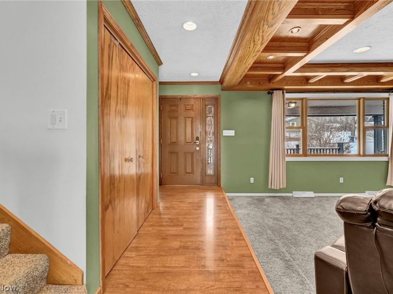 477 Deborah Drive, New Franklin, OH 44319 Photo 6