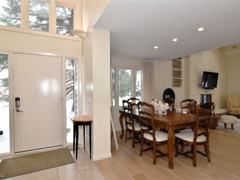 13 Saratoga Court, Beachwood, OH 44122 Photo 2